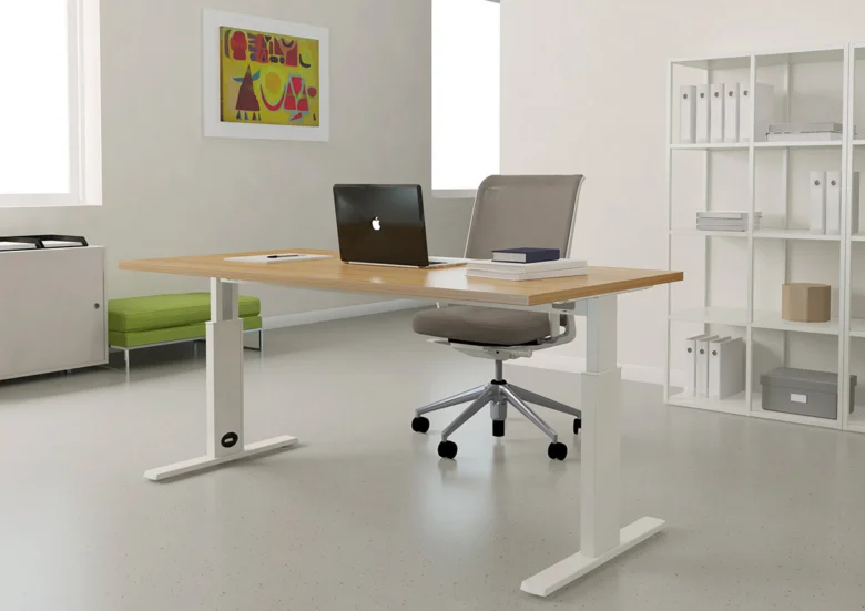 Adjustable standing desk