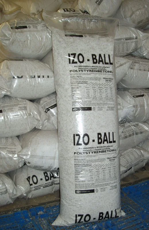 Sáčky s polystyrénbetonem značky Izo-ball na skladě.