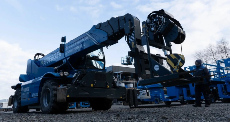 Telehandler with attachment