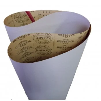 Role brusného papíru s lepidlem pro snadné nalepení.