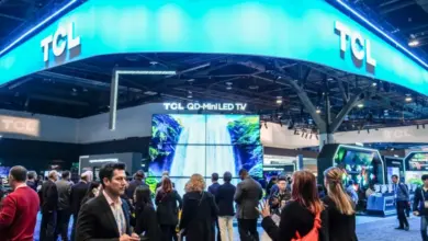 Výstava televizorů značky TCL s technologií Mini LED.
